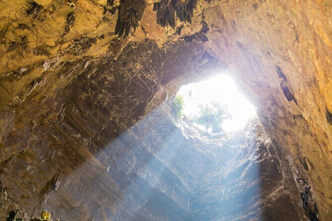 Alberobello, Castellana Caves and Polignano Guided Tour from Bari - Teatro Petruzzelli meet-up and the “one-day hit list” logic