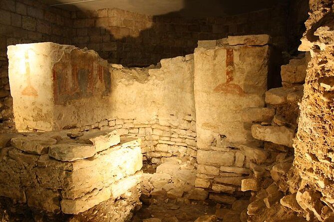 Archaeological tour of Bari: the treasures of the Old City - Chiesa di Santa Teresa dei Maschi: the quick facade lesson