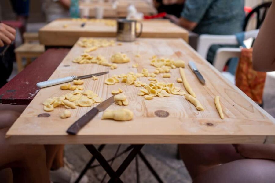 Bari: Bike Tour & Pasta Making Experience - Basilica morning energy and the old-town pace shift