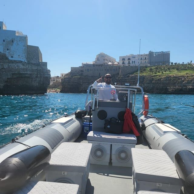 Bari: Boat tour (RHIB) on the suggestive seafront of Bari - Driving time with Captain Tony (Ventola Tony)