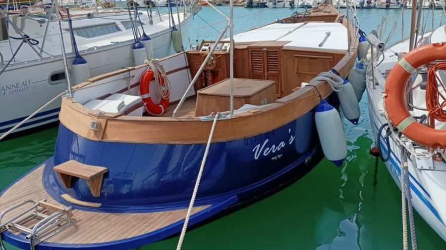 Bari by boat: admire the city from the sea with Aperitivo - Aperitivo on the Water: Wine, Prosecco, Taralli