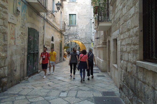 Bari Food and History Private Tour - Tiered Pricing - Muraglia di Bari Vecchia: Sea Views From the Old City Walls