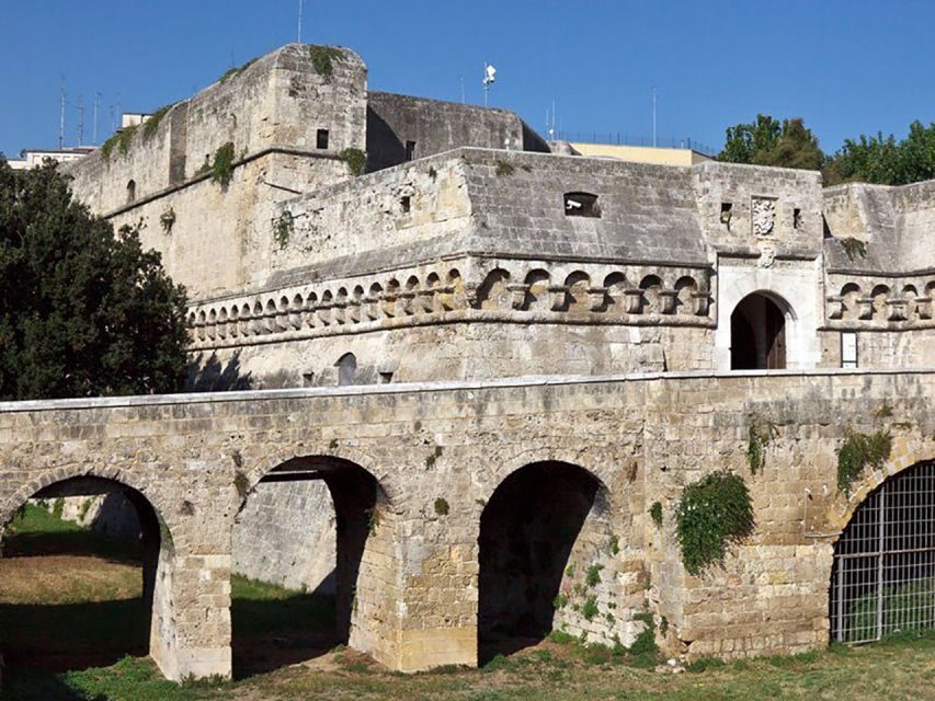 Bari: Norman-Swabian Castle Guided Tour - The Gipsoteca in the west wing: plaster sculptures tied to Italian unity