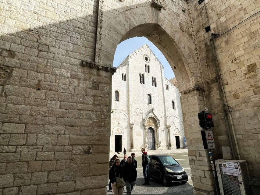 Bari: Old City Highlights Walking Tour - Basilica of San Nicola: The Relics in the Crypt