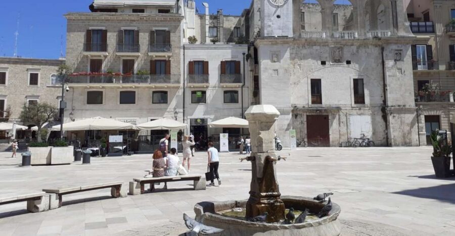 Bari: Old City Highlights Walking Tour - Finding Orecchiette Makers on the Street
