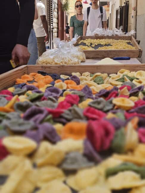 Bari: Pasta Experience Walking Tour - What you eat: tomato sauce, wine, and a true Apulian flavor arc
