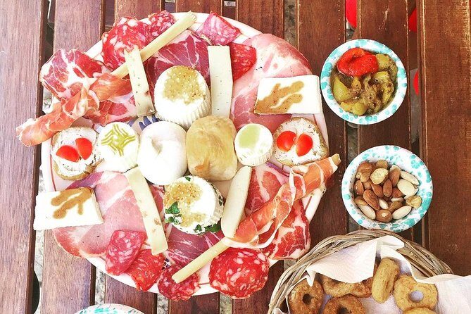 Bari Street Food Tour by Rickshaw - Piazza Mercantile: where Bari people meet