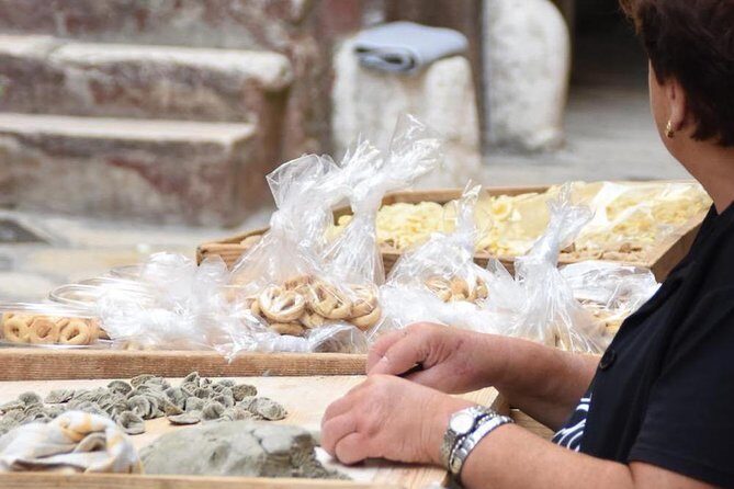Bari Street Food Walking tour: Group or Private tour - Via dell’Arco Basso and Via delle Orecchiette: Eat While You See Bari’s Street Style
