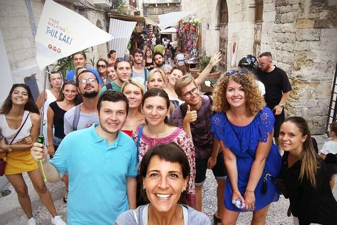 Bari Vecchia Group Tour in Italian - Two hours on foot: how this pace helps you actually enjoy Bari