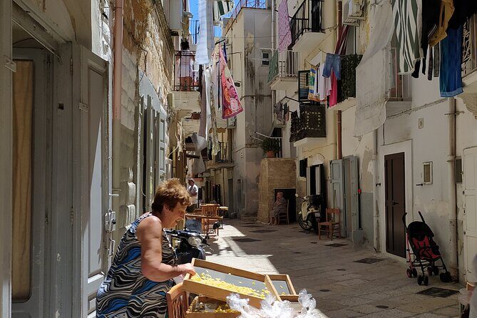 Bari Walk Through History - Madonnella’s Liberty architecture: pretty streets with a purpose