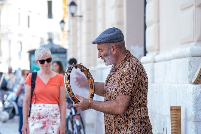 Bari Walking City Tour - Guides and pace: why people stay happy on this walk