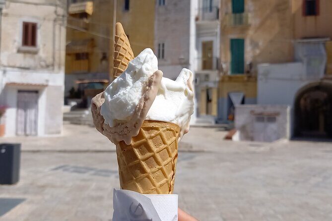 Bari’s Ultimate Street Food Tour - Small Group by Do Eat Better - Your first official bite: focaccia barese near San Sabino