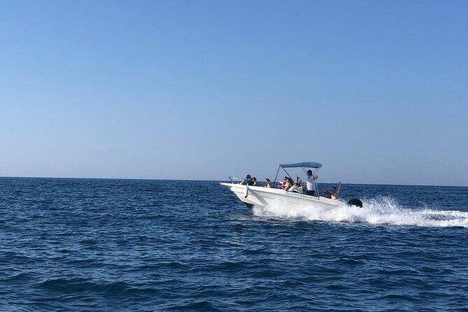 Boat trip to the Polignano a Mare caves - The caves and cliffs you’ll see from the sea