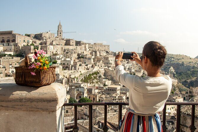 Day Trip to Alberobello and Matera from Bari with shared transfer - The bus checkpoint changeover: the moment the schedule shifts