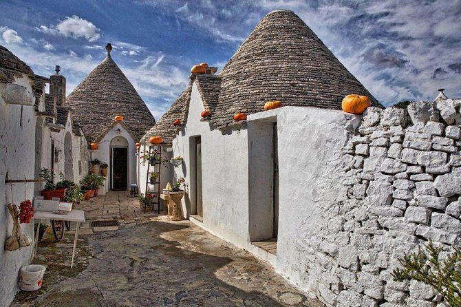 DISCOVERY OF PUGLIA Small Group Tour: 8 Days / 7 Nights - Day 5: Galatina church and Gallipoli’s underground olive mill