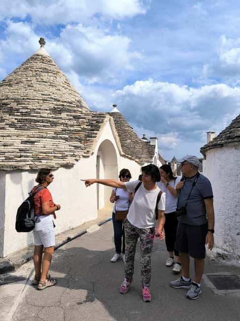 From Bari: 2 UNESCO sites in 1 day trip - Alberobello trulli in Aia Piccola and Rione Monti