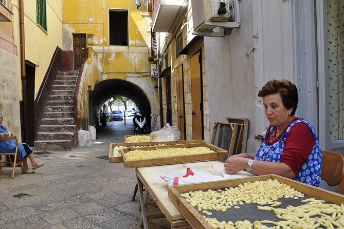 People of Bari unusual guided tour with pasta making at Grandma house - Basilica San Nicola: A Free Stop That Sets the Tone