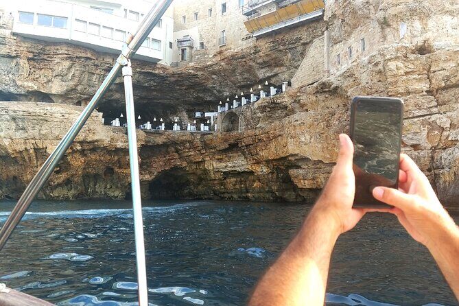 POLIGNANO BY BOAT: amazing sea caves and free drinks! - Swimming in the Adriatic: fun jump-off time, not cave swimming