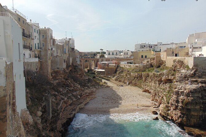 Private tour in Polignano a Mare: overlooking the sea - Ending at the Domenico Modugno Promenade (and the coffee stop)