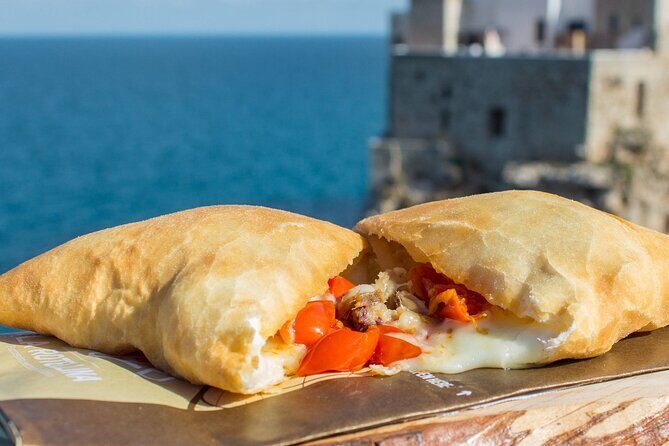 Street food tour of Polignano a Mare - Arco Marchesale: Quick Access Into the Historic Center