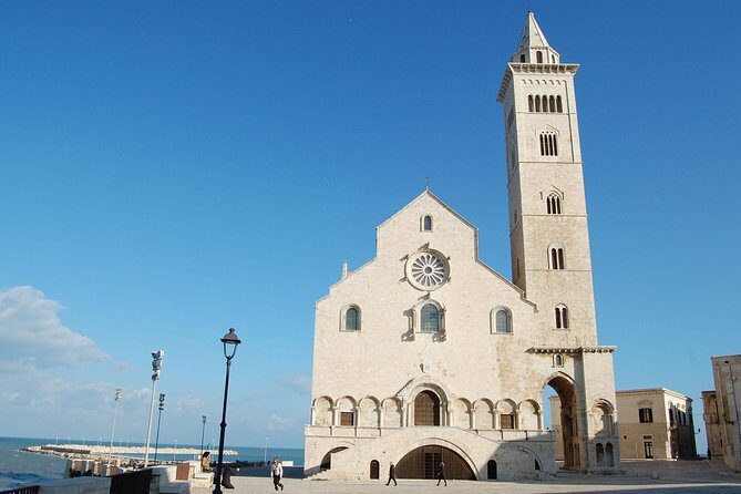 Trani Private Tour: a piece of art overlooking the Adriatic sea - Cattedrale di Trani: the stop that sets the whole tone